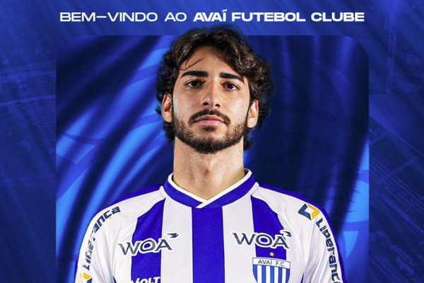 Ava garante a chegada de meia criado no Vasco