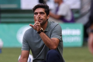Leila nega contato da CBF e confirma conversas para renovar com Abel Ferreira 