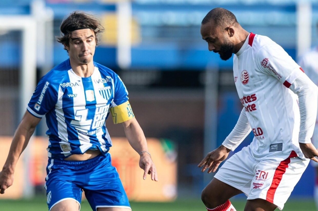 Avaí inicia segundo tempo com vantagem mínima sobre o Náutico em confronto decisivo Avaí inicia segundo tempo com vantagem mínima sobre o Náutico em confronto decisivo