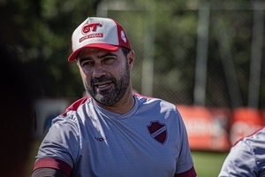 Campeo goiano, Rafael Lacerda no resiste  sequncia de derrotas e deixa o Vila Nova