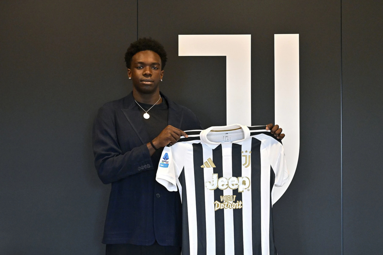 Juventus abre os cofres e busca jovem centroavante no Genoa