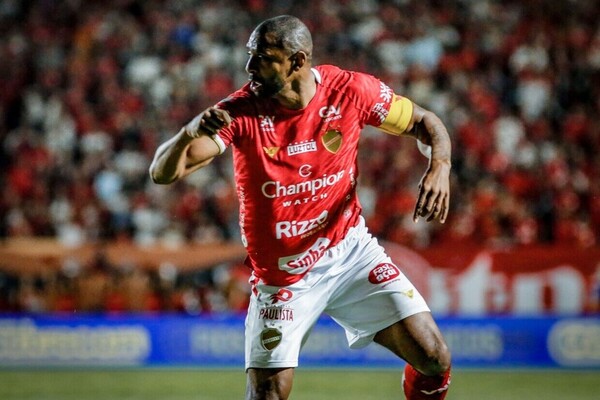 Vila Nova rebaixa o Londrina aps goleada e ganha flego na briga pelo acesso