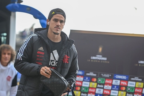 Pedro continua fora dos relacionados para o jogo do Flamengo contra o Santos
