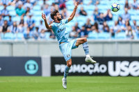 Grmio desmente sadas de Capixaba e Luan para o Porto