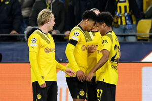 Borussia  letal, Kobel brilha e alemes batem Chelsea em bom jogo de Champions