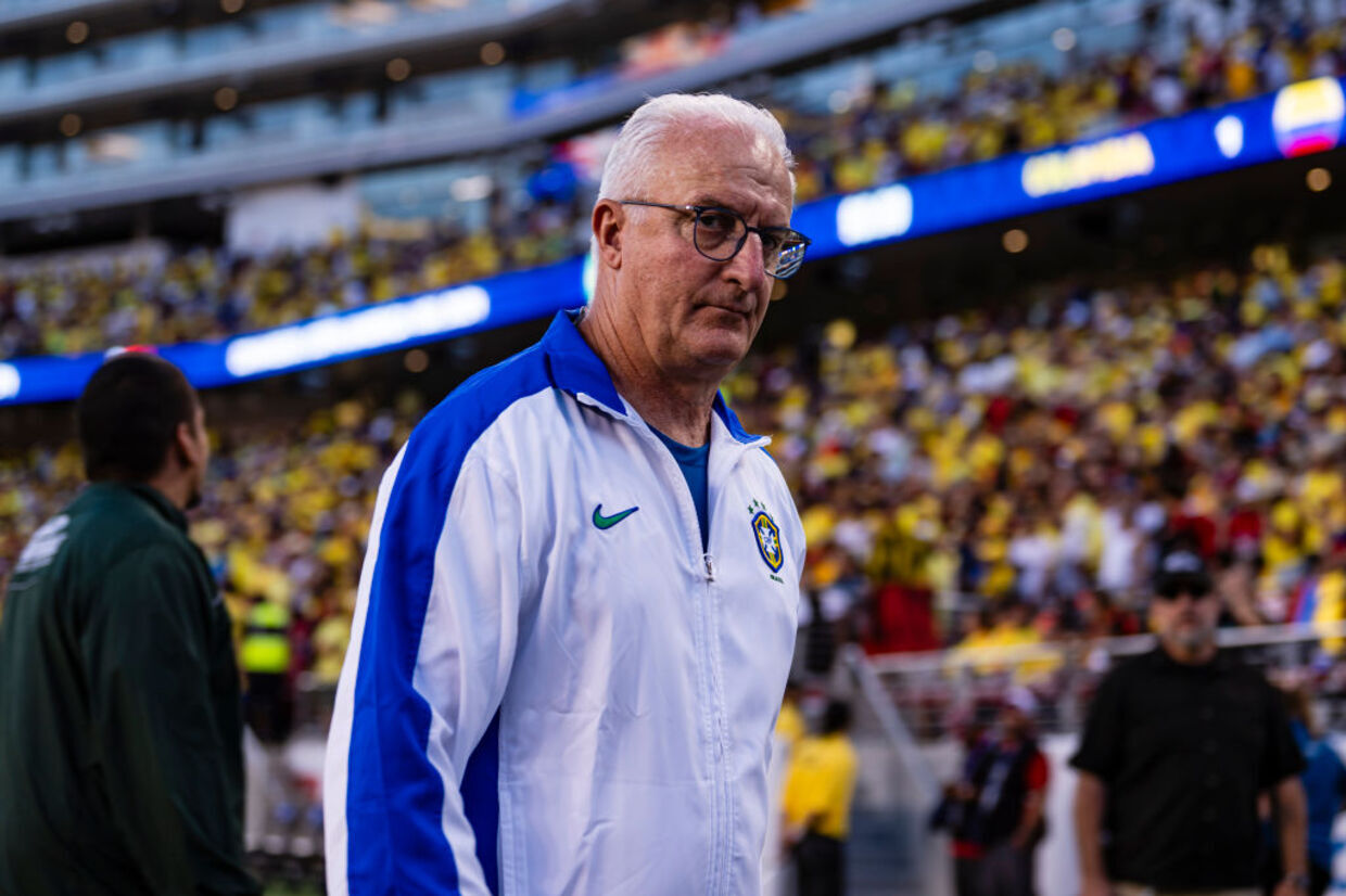 Dorival volta a rebater críticas por reação antes dos pênatis: 'Não preciso falar nada'