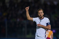 Sete gols em dois jogos levam Harry Kane ao pdio de artilheiros da seleo inglesa