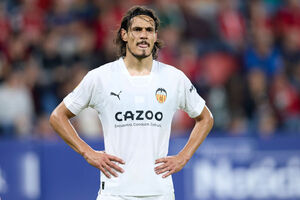 Cavani est fora dos planos do Valencia e estuda propostas da Amrica do Sul