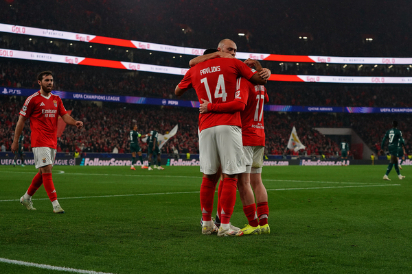 Benfica leva susto, mas conquista empate contra o Monaco e avana na Champions