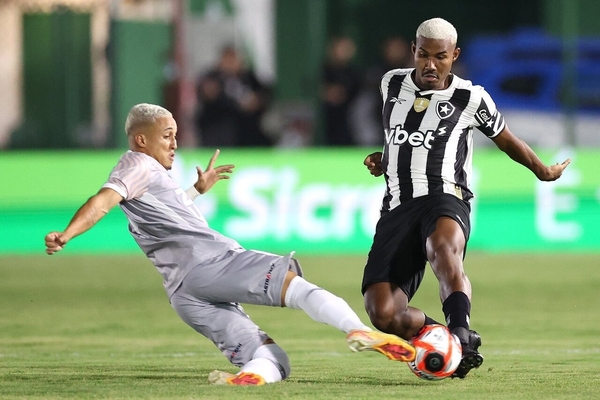 Brighton no convence Botafogo a liberar Cuiabano
