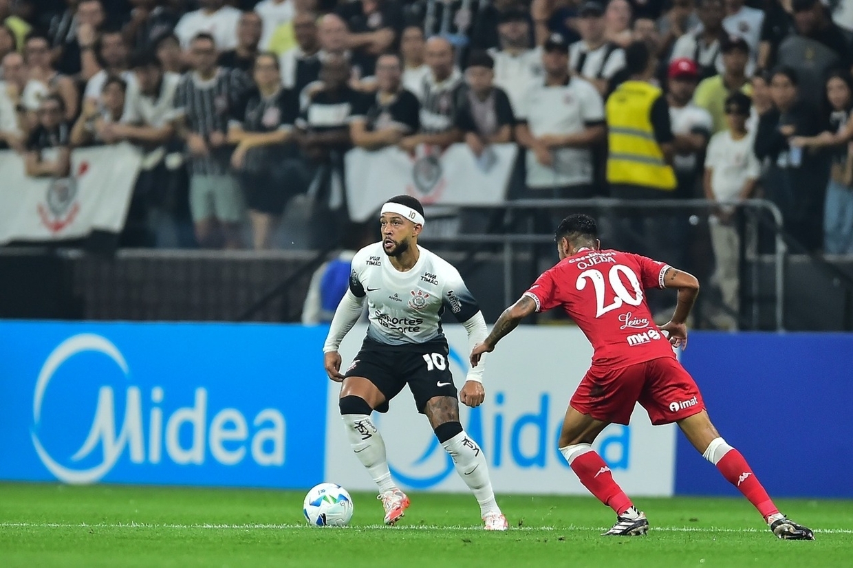 Corinthians comea Sul-Americana com derrota em casa para o Huracn