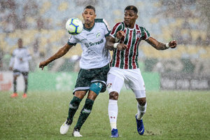 Fluminense supera chuva forte e Luverdense para avanar na Copa do Brasil