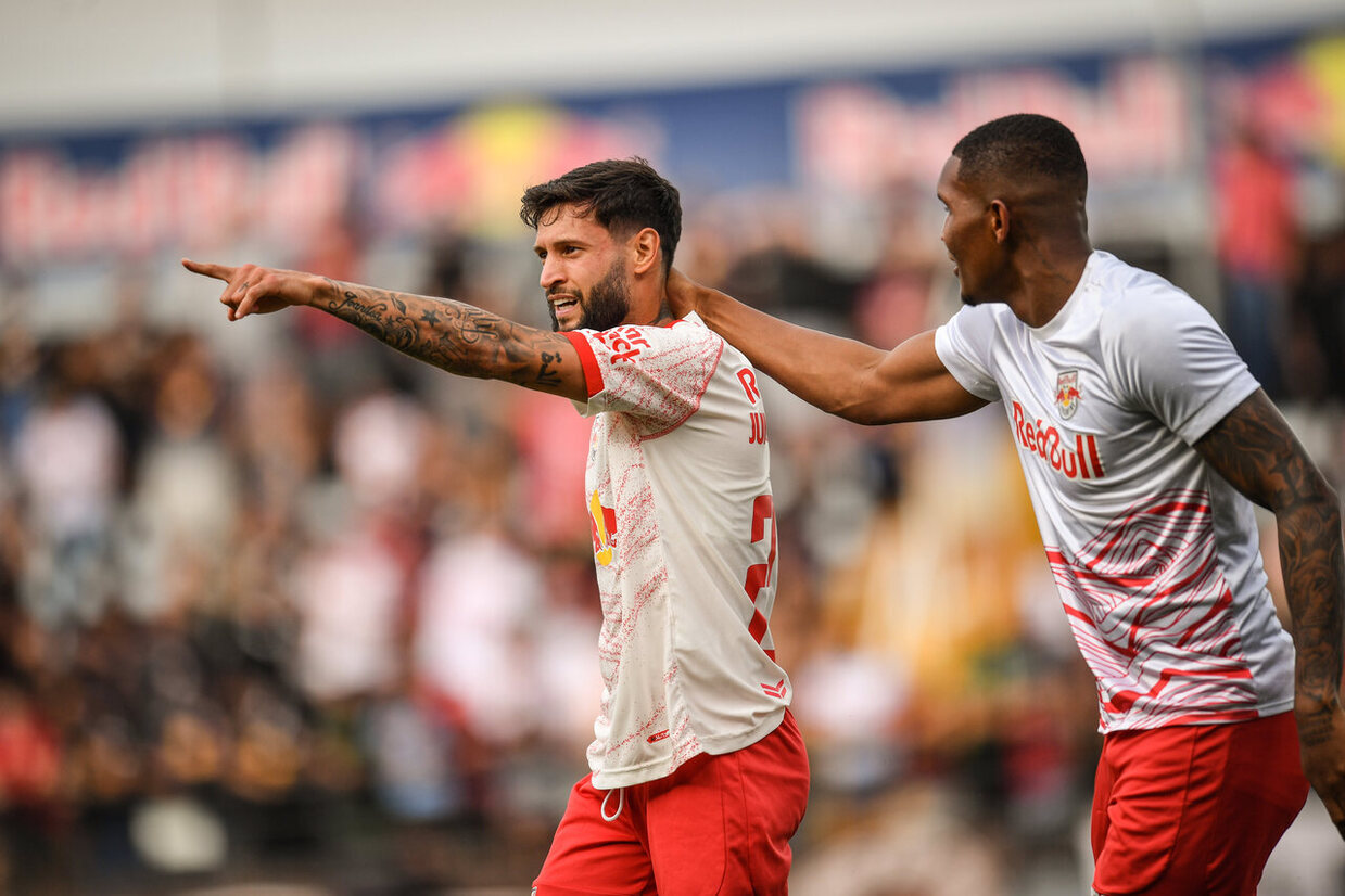 Bragantino fecha renovao com Juninho Capixaba