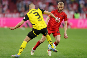 Bayern e Borussia Dortmund ficam no empate em belo clssico alemo