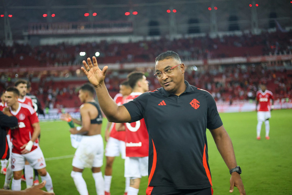 Roger Machado e a renovao com o Inter: 'No forno'