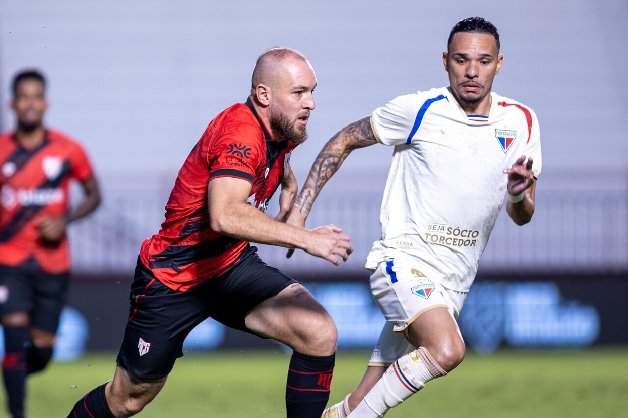 Atlético Goianiense defende vantagem mínima contra Fortaleza no segundo tempo Atlético Goianiense defende vantagem mínima contra Fortaleza no segundo tempo