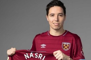 Nasri volta para a Premier League