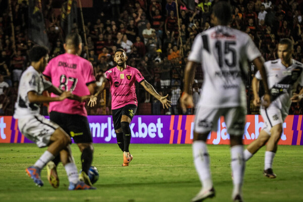 Em jogo eletrizante, Sport arranca empate aps Ponte Preta abrir 3 a 0