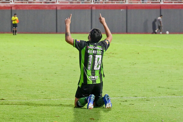 Golao de Benitez d vitria ao Amrica sobre Tombense 