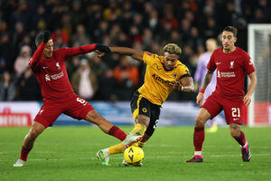Em replay, Liverpool bate o Wolves e avana na Copa da Inglaterra