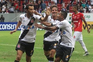 Com dois de Nen, Vasco vence Vila Nova e mantm 100% de aproveitamento