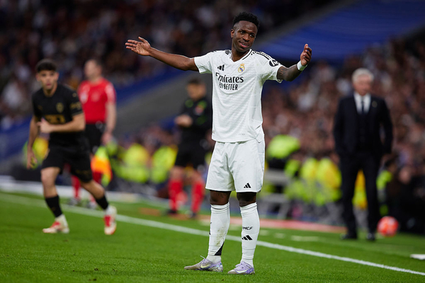 Vini Jr. perde pnalti, Real Madrid cai diante o Valencia e pode ver o Bara escapar