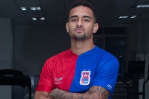 Paran busca reforo no futebol italiano