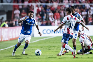 Unin marca no ltimo lance e vence o Cruzeiro na estreia da Sul-Americana