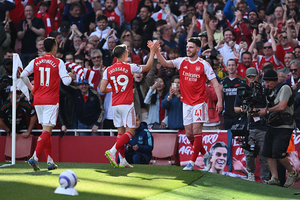 Arsenal vence Newcastle para garantir vice e vaga na Liga dos Campees