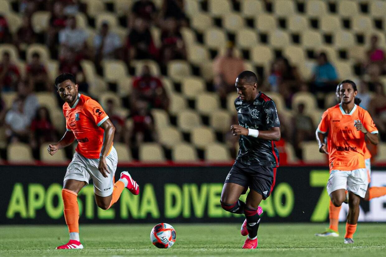 Nova Iguaçu vence Flamengo e assume vice-liderança do Carioca