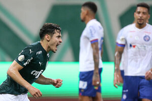 Com facilidade, Palmeiras atropela Bahia e fica a nove pontos do So Paulo