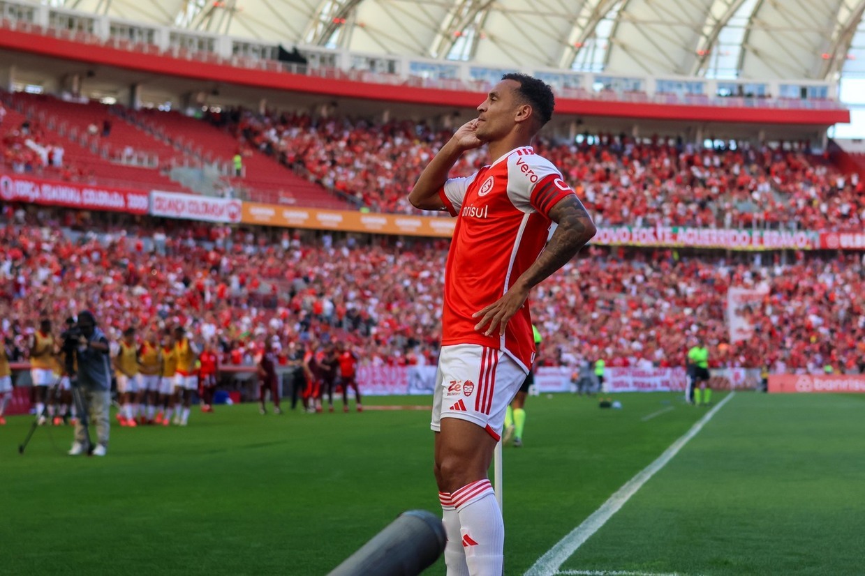 Inter recusa proposta da MLS por Alan Patrick