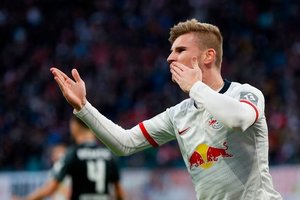 Werner faz dois, Leipzig vence Hoffenheim e segue na cola do lder 