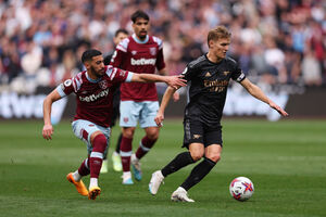 Arsenal volta a desperdiar vantagem e apenas empata com o West Ham