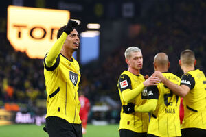 Borussia  absoluto dentro de casa e goleia o Freiburg