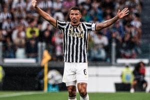 Juventus coloca Danilo  venda para a prxima janela
