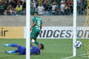 Elton sai do banco, marca dois e Cuiab arranca com vitria na Sul-Americana