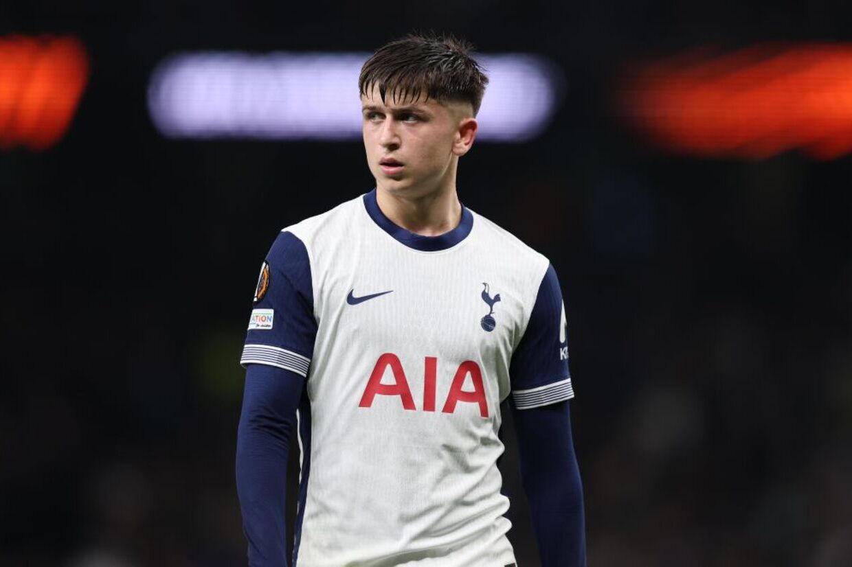 Conheça Mikey Moore, joia do Tottenham que encanta o futebol inglês