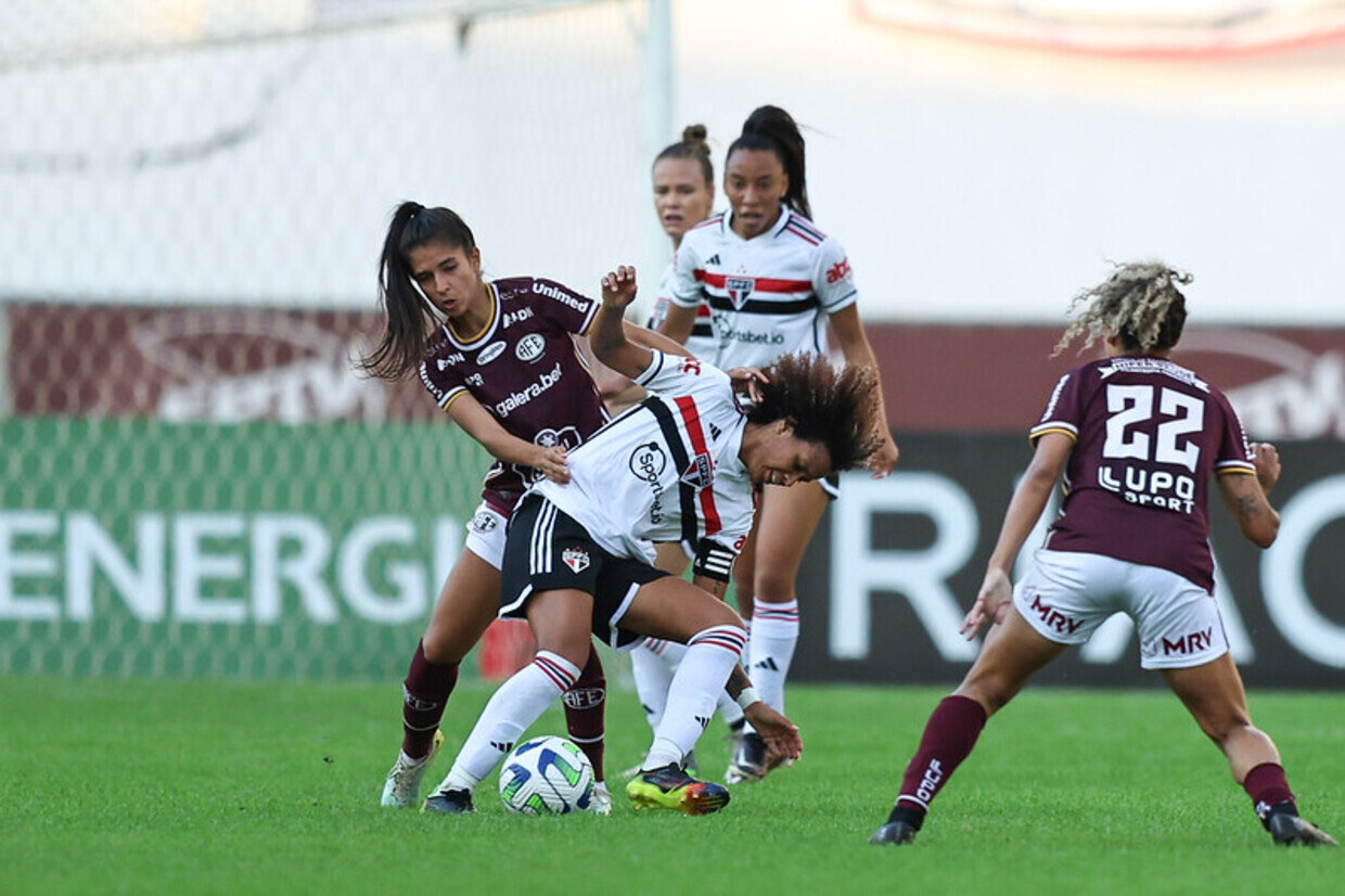 Ferroviária vence São Paulo nos pênaltis e pega o Corinthians na