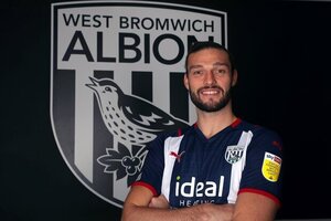 Experiente Andy Carroll troca de clube na Championship