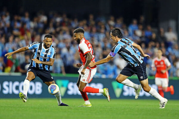 No Gre-Nal 442, no Couto Pereira, Inter vence, afunda o Grmio e pula para o G6