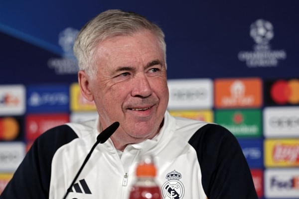 Ancelotti faz pr-lista da seleo com seis do Flamengo e Neymar