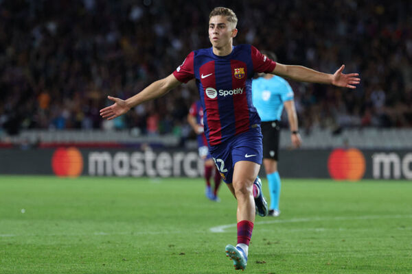 Barcelona supera desfalques e conta com o brilho de Fermn Lpez para bater o Shakhtar