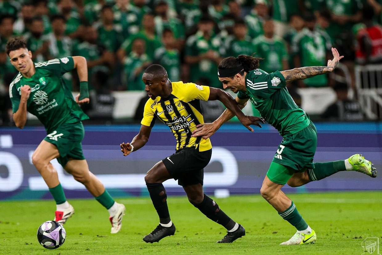 Al Ittihad arranca empate com Al Ahli no fim, mas Saudito ainda segue em aberto