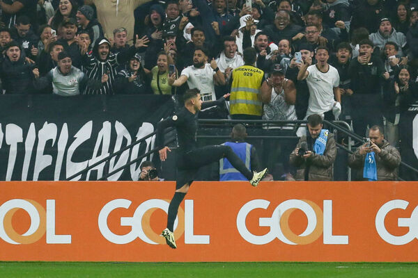 Romero renova com o Corinthians por mais uma temporada