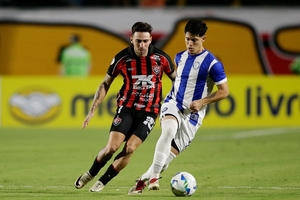 Vitria perde para o Cerro Largo no Barrado e se complica na Sul-Americana