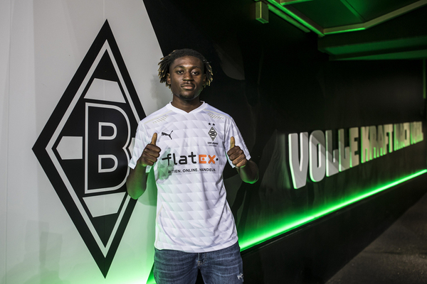 Alvo do Milan, Kon pede para deixar o Borussia M'Gladbach
