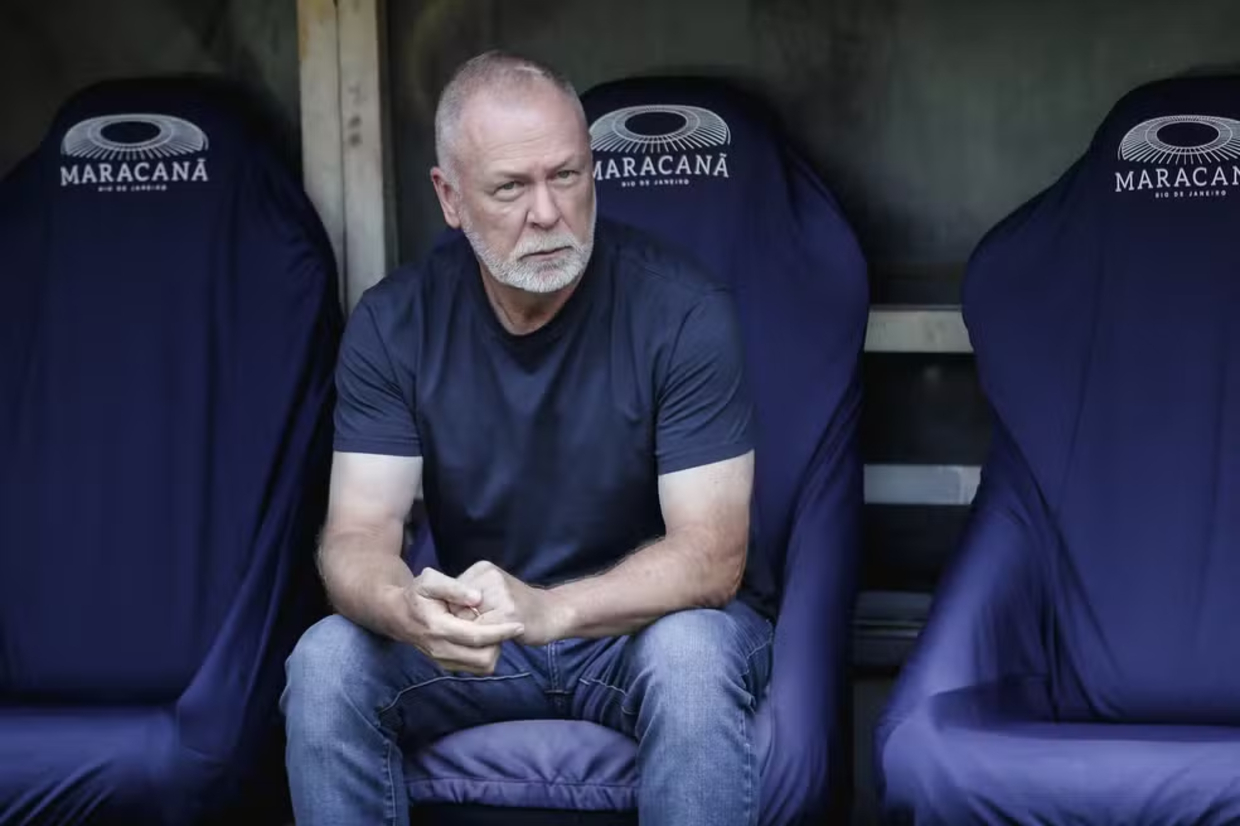 Com Dorival mais alinhado com o Corinthians, Mano passa a ser prioridade no Grêmio
