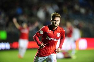 Moiss, Mendes, Sasha e Romero: Destaques na noite de amistosos 'internacionais'
