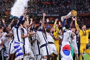 Tottenham  o campeo da Liga Europa com pior campanha nacional na histria